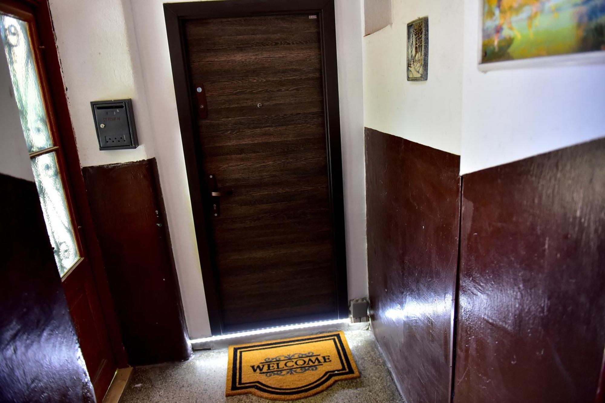 White House & Jacuzzi Apartment Sibiu Exterior photo